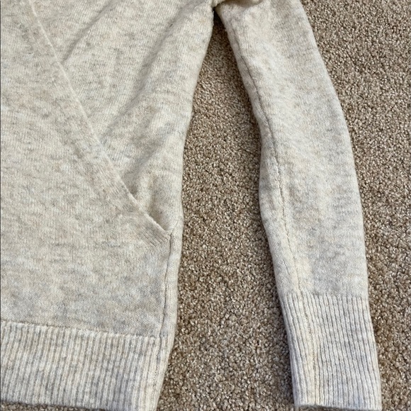 Loft Women’s Sweater Size Extra Small - Picture 7 of 11